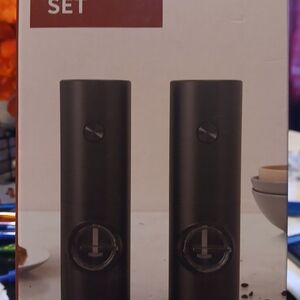 Electronic Black Salt and Pepper Grinder Set